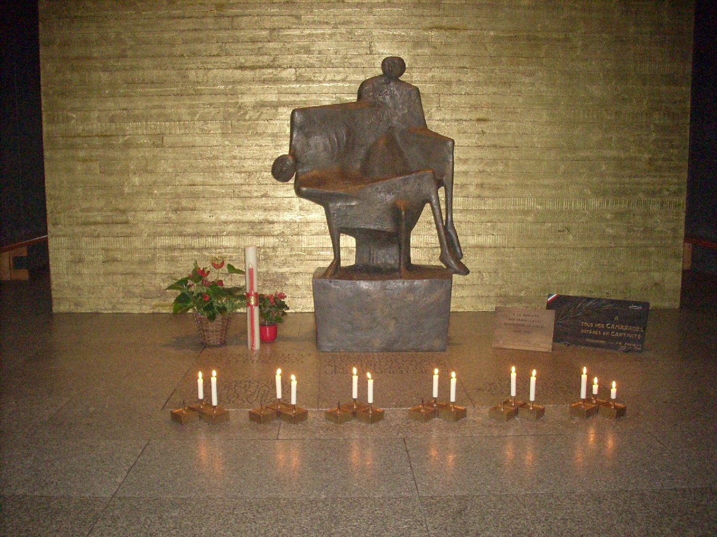 Fritz Koenig, "Pietà" (1962). Installed as a memorial for the victims of Nazi persecution in the Church St. Maria Regina Martyrum, Berlin-Plötzensee