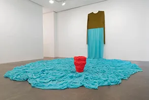 Beverly Semmes, installation photograph of "On the Lake," 2022. Chiffon, wool, ceramic, and paint. 134 x 202 x 216 in. Dimensions variable.