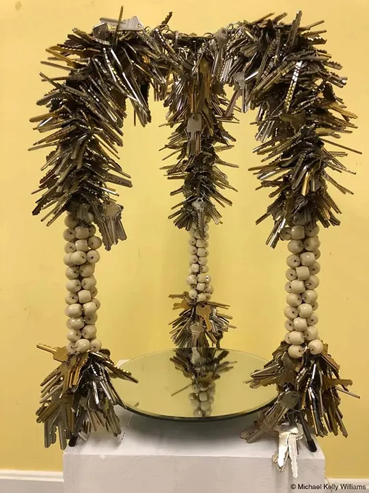 For Geri, 2019
Metal keys, glass beads, threaded wire, and circular mirror
21 × 15 × 15 in.