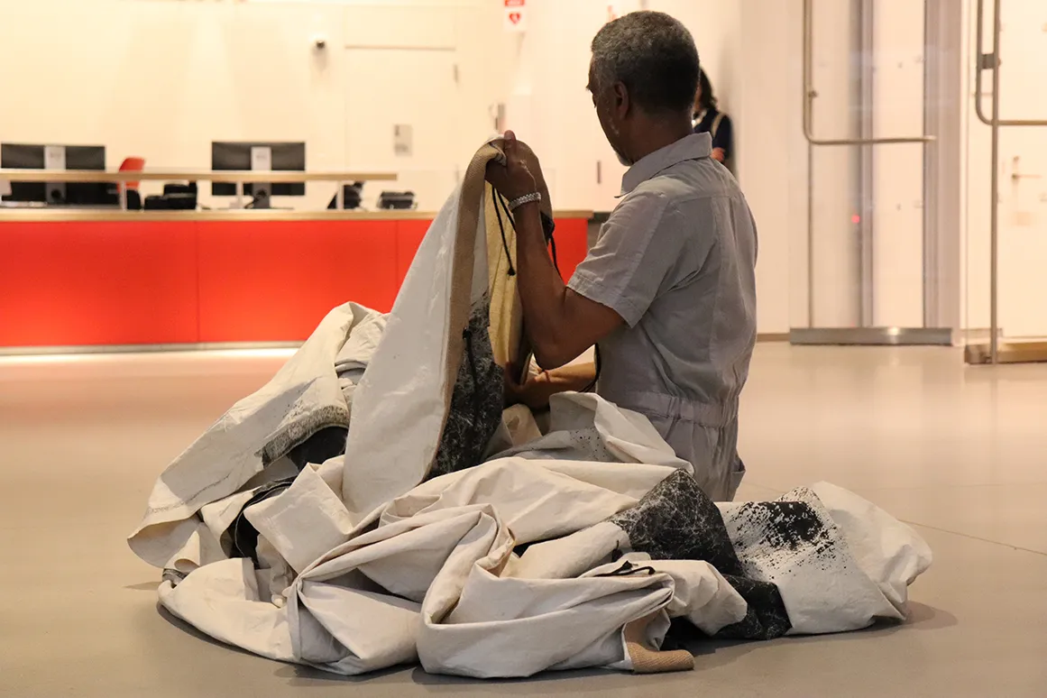 Documentary image of "your marks and surface," 2019 by Dean Moss. Courtesy the artist; photograph by Alessandra Gómez.