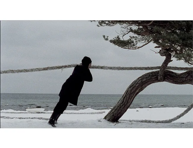 Rosa Barba. Outwardly from Earth's Center (Still), 2007. 16-mm film transferred to digital; 22 minutes. © Rosa Barba. Courtesy the artist.
