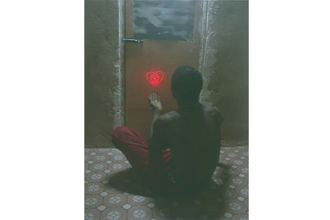 Mohamed Camara. Certains Matins, je prie mon dieu (Some Mornings I pray to My God), from the Series "Certain Matins". Courtesy the artist and Galerie Pierre Brullé.
